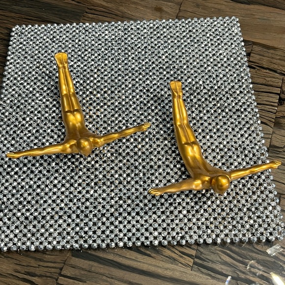 2 Gold wall divers 7x7 inches gold in color
Price is for 2 - Picture 2 of 5